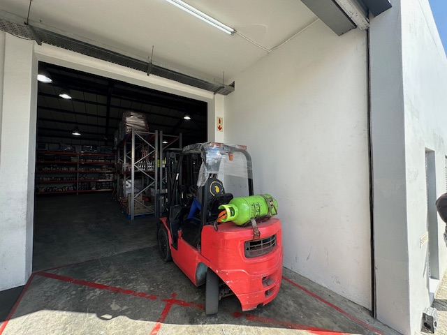 To Let commercial Property for Rent in Maitland Western Cape